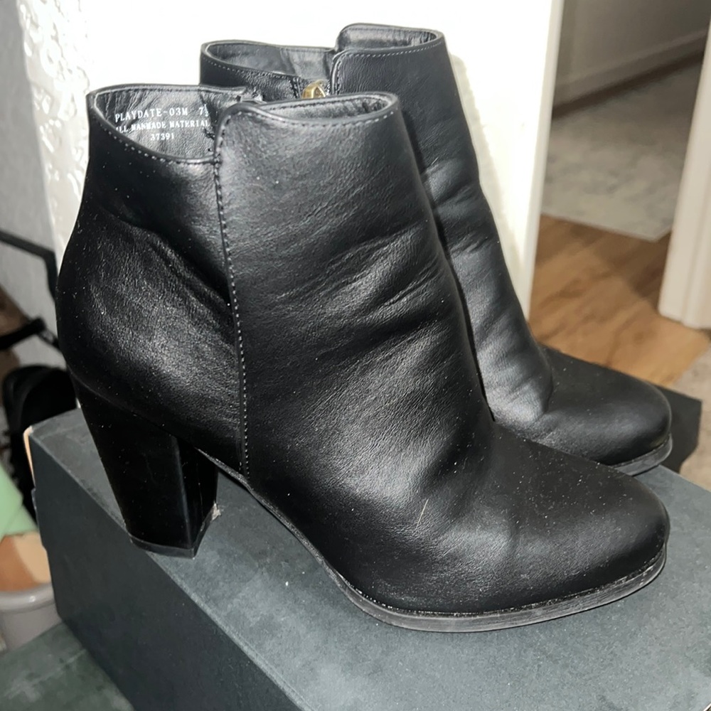 Black Heels / Size 7.5